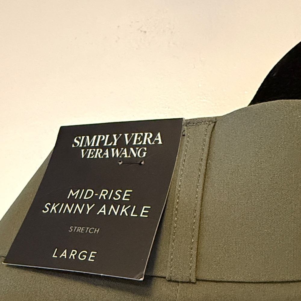 Simply Vera Vera Wang Olive Green Cropped Pants - Picture 3 of 3